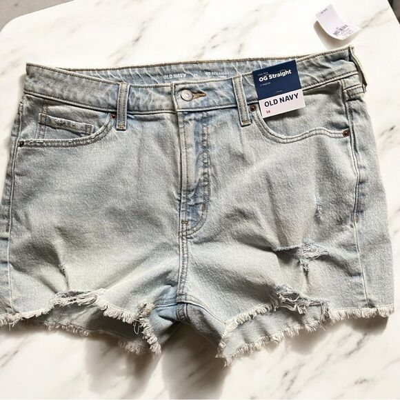 Old Navy Women's Light Blue Denim Shorts NWT. Size 14 - Picture 1 of 3